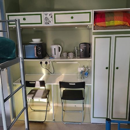 Mudeford Swans Apartment Крайстчърч Екстериор снимка