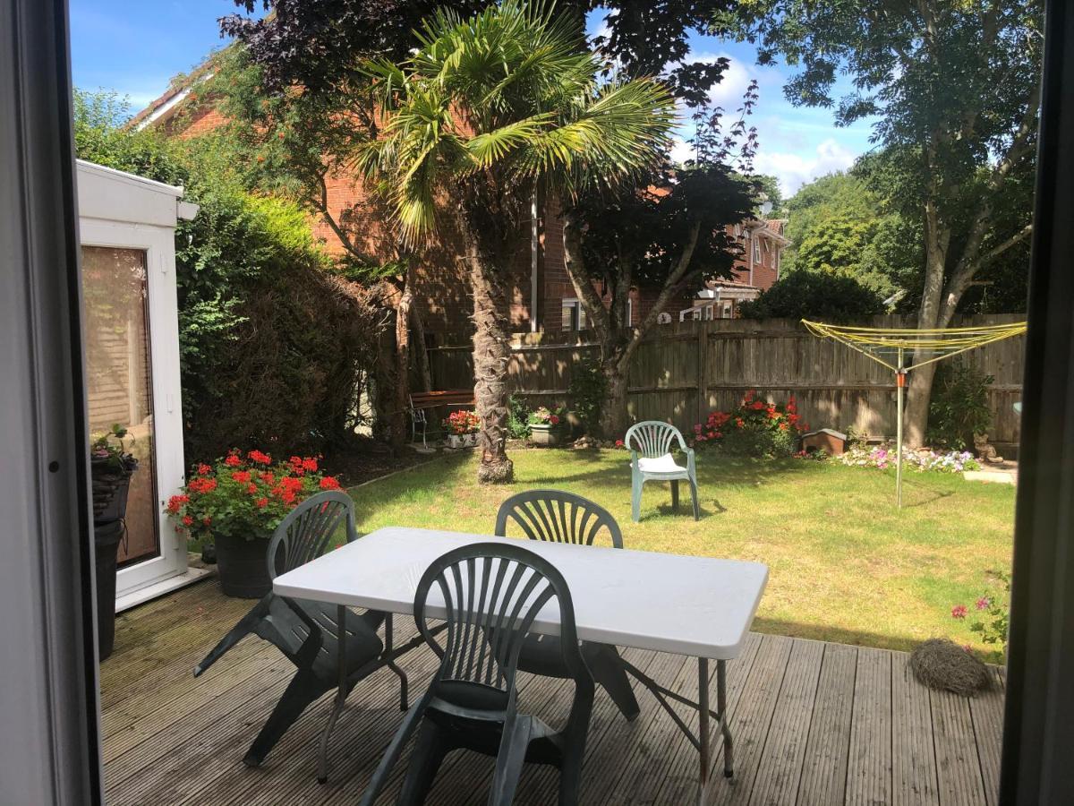 Mudeford Swans Apartment Крайстчърч Екстериор снимка